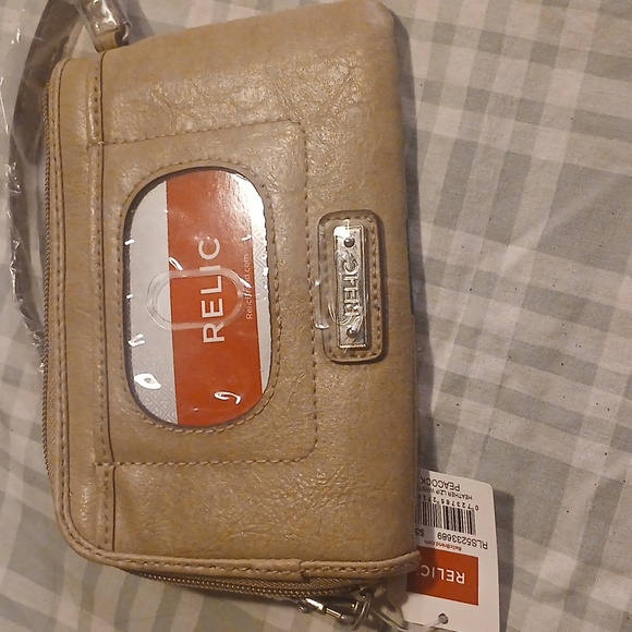 Bnwt RelicTan Bag with Colorful Peacock Design - Picture 5 of 6